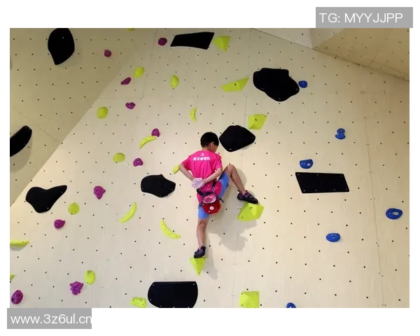 深圳攀岩队防守策略解析与攀岩热点的深度探讨 深圳攀岩队防守策略解析与攀岩热点的深度探讨